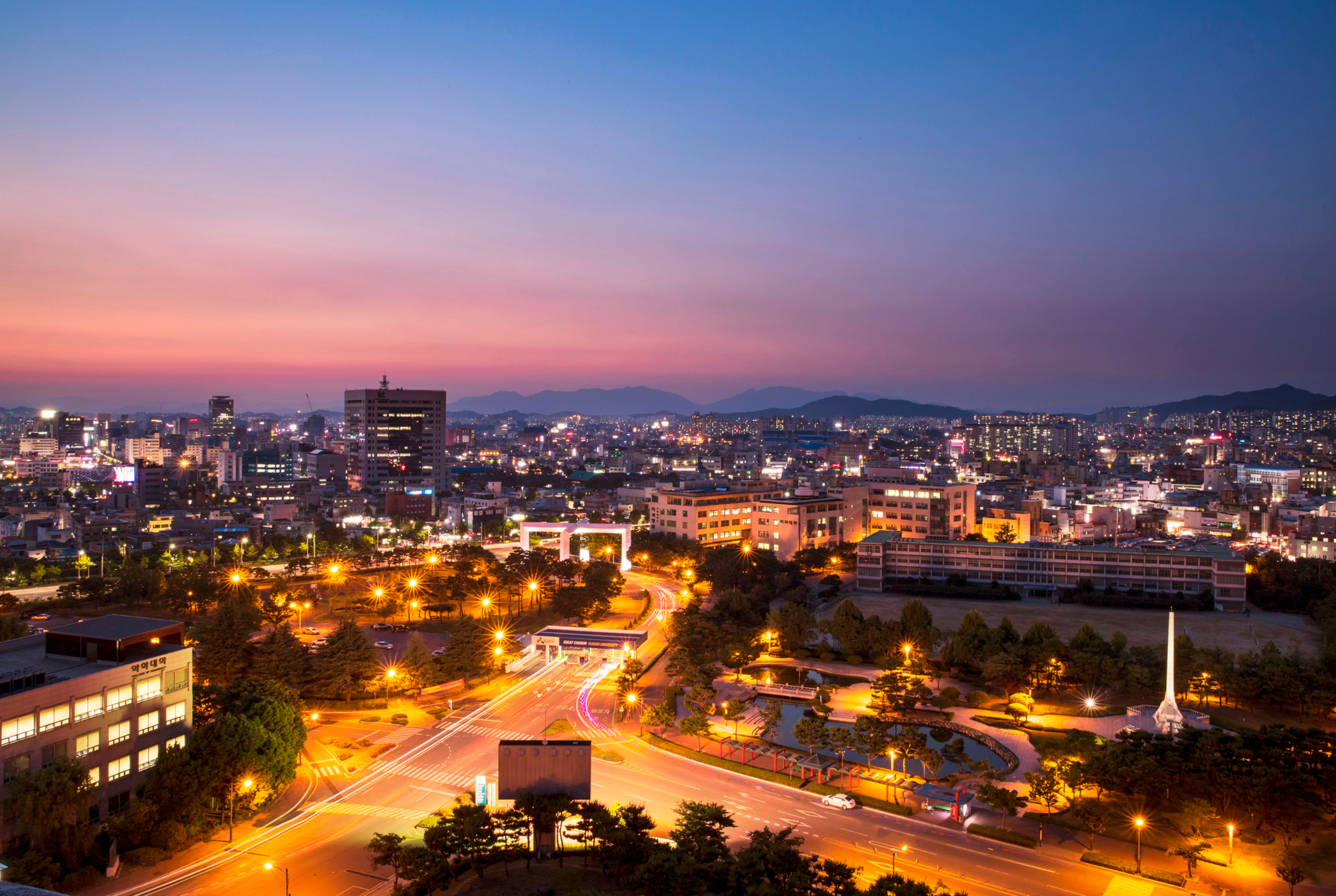 함께 걷는 힘 광주의 내일을 엽니다.